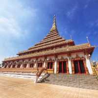 สักการะพระบรมสารีริกธาตุ ณ พระอารามหลวง
