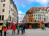 ตลาดคริสต์มาสที่เดรสเดิน (Dresden) เยอรมัน