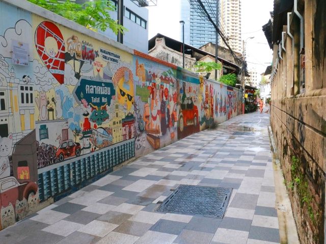 เที่ยว Street Art ตลาดน้อย