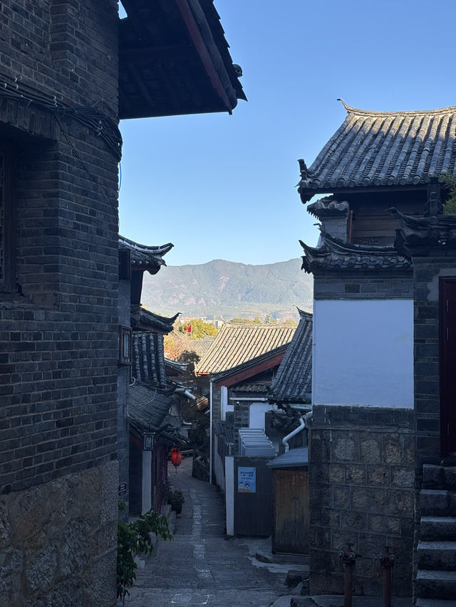 A Magical Trip to Lijiang Old Town – What to Eat & Where to Go! 🏔️🏡✨