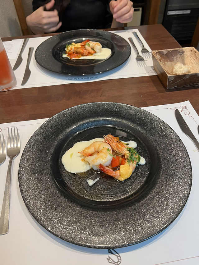 A Shrimp Lover’s Paradise at Madame Shrimp in Ginza