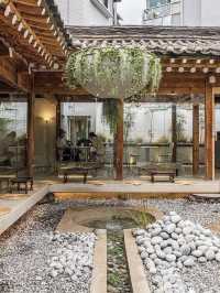 Hanok cafe conveniently located in Hongade