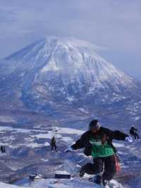 Shredding Through Hokkaido Powder Paradise: A Snow Trip to Remember! ❄🏂✨