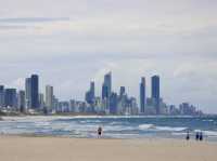 在Burleigh Beach感受陽光與海浪的完美結合 ☀️🏖️