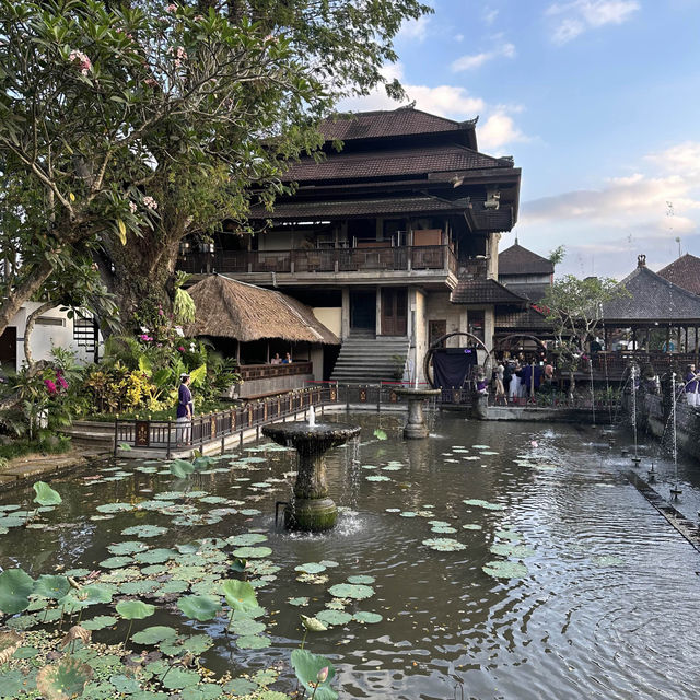 【バリ】🇮🇩 サラスワティー寺院