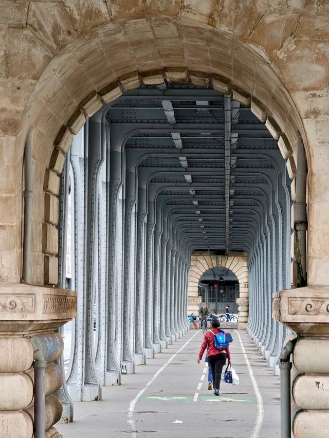 Seine River Stroll: A Sunset into Twilight Journey