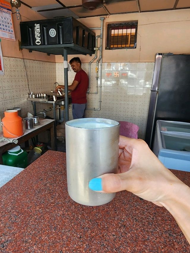 【コチ/インド】地元の人が集まるラッシー屋さん