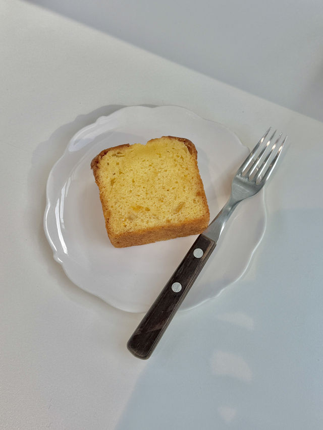 햇빛 잘 들어오는 채광 예쁜 합정 카페☀️