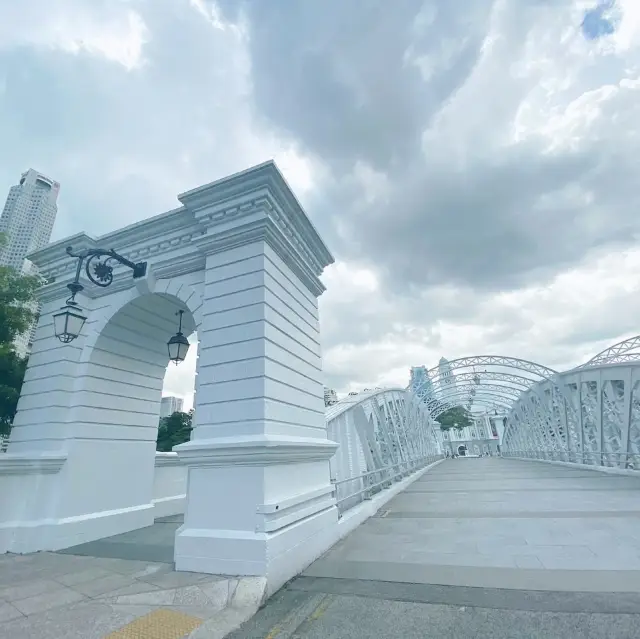 Timeless Elegance Over the Singapore River 🇸🇬