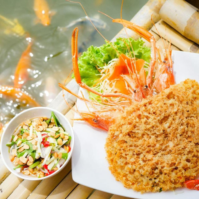แนำนำร้านอาหารใกล้ชิดธรรมชาติ มีบ่อปลา พาฮีลใจ