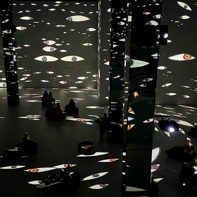 A Dazzling Day at Fabrique des Lumières: Amsterdam’s Immersive Art Experience
