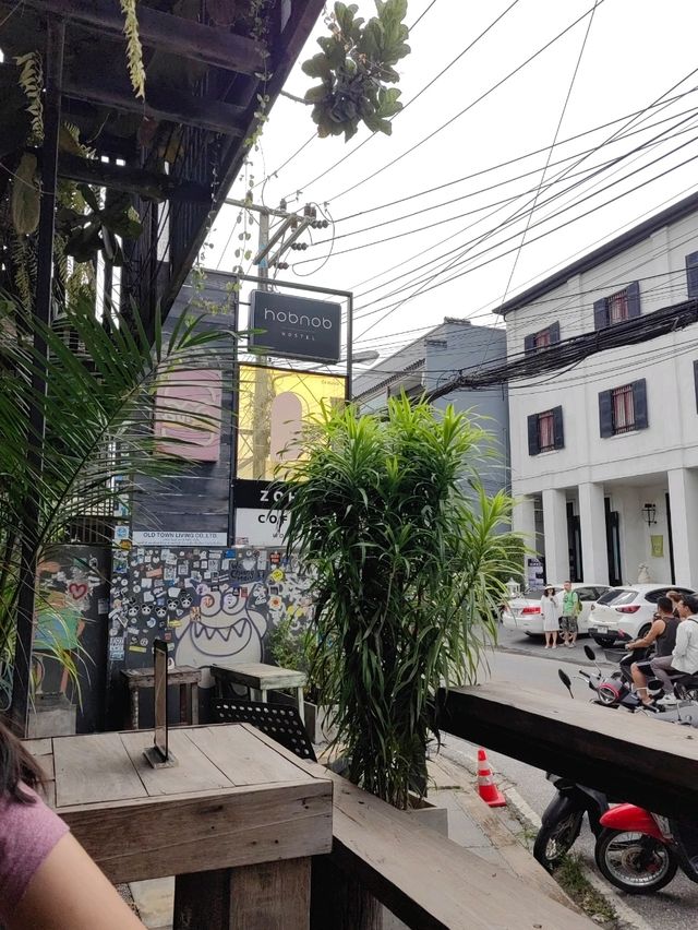 Zohng breakfast cafe & hostel