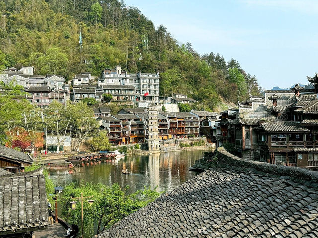 Fenghuang Ancient Town 🏮✨ Fenghuang Ancient Town 🏮✨