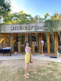 คาเฟ่โพรงกระต่าย สไตล์มินิมอล เขาใหญ่