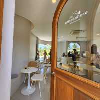 คาเฟ่สีขาว วิวดอยหลวงเชียงดาว : Atmosphere resort