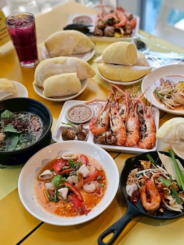 “บุฟเฟ่ต์ทุเรียนโรงแรมใบหยก 2568” 🍽️