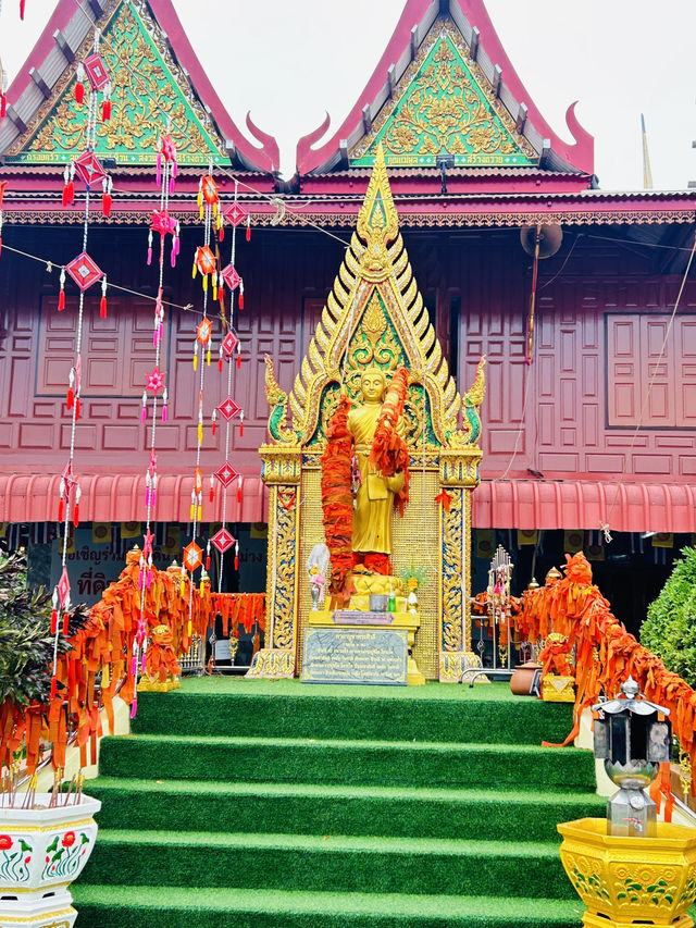 วัดช่อม่วง จังหวัดเพชรบุรี