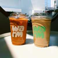 Warm.bkk : คาเฟ่สไตล์มินิมอลอบอุ่น