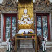 ไหว้พระแล้วชมอุโบสถศิลปะสมัยอยุธยา