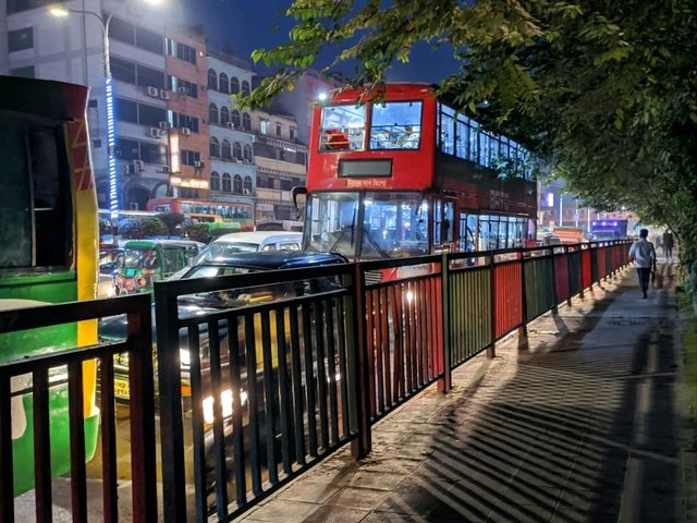 One Day in Dhaka: Chaos, Culture & Colors of the Capital