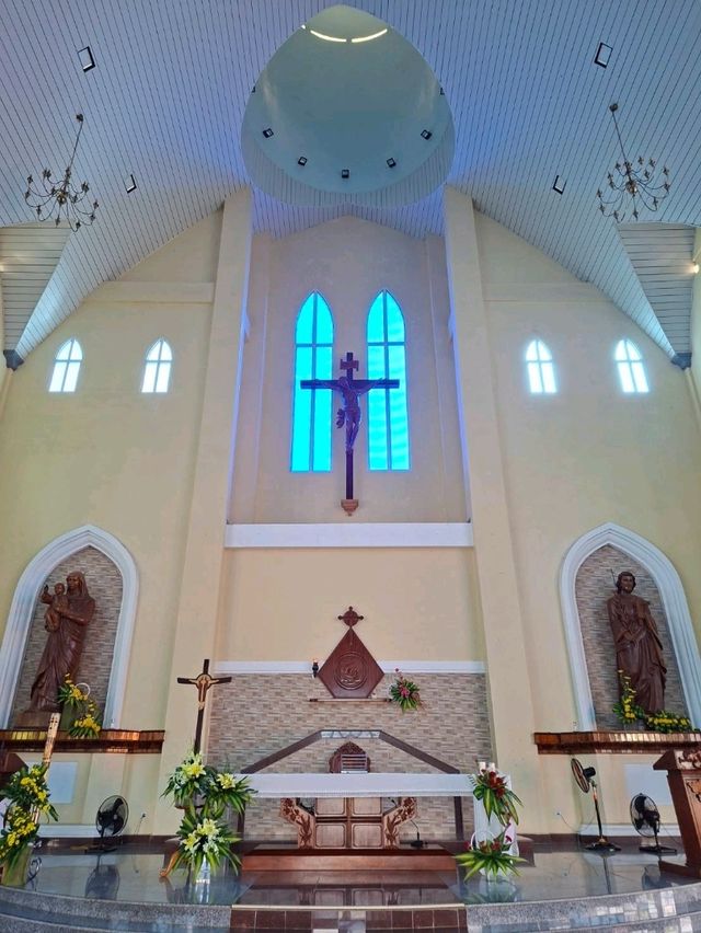 🛕ที่เก่าแก่ Duong Dong Catholic Church