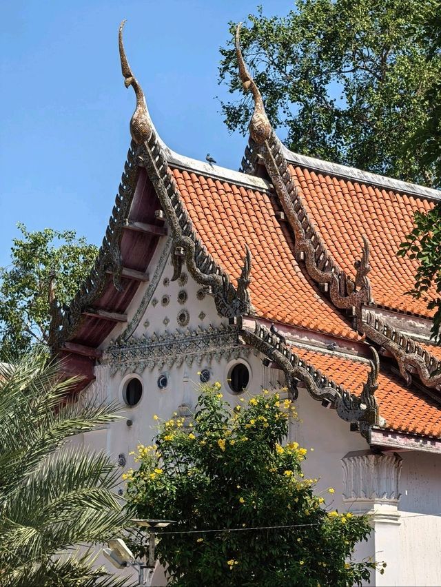 วัดตองปุ จังหวัดลพบุรี