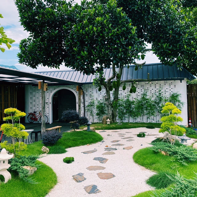 Glamp./cafe เป็นคาเฟ่สไตล์มินิมอล
