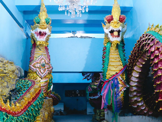 วัดเขาพลอย 