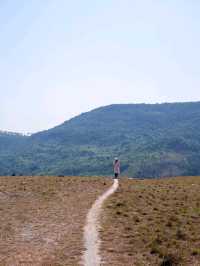 Phuong Hoang peak, a stop near Ha Long Bay 