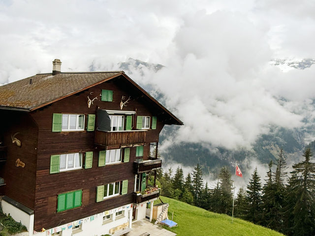 Mürren: A Quiet Paradise Above the Clouds