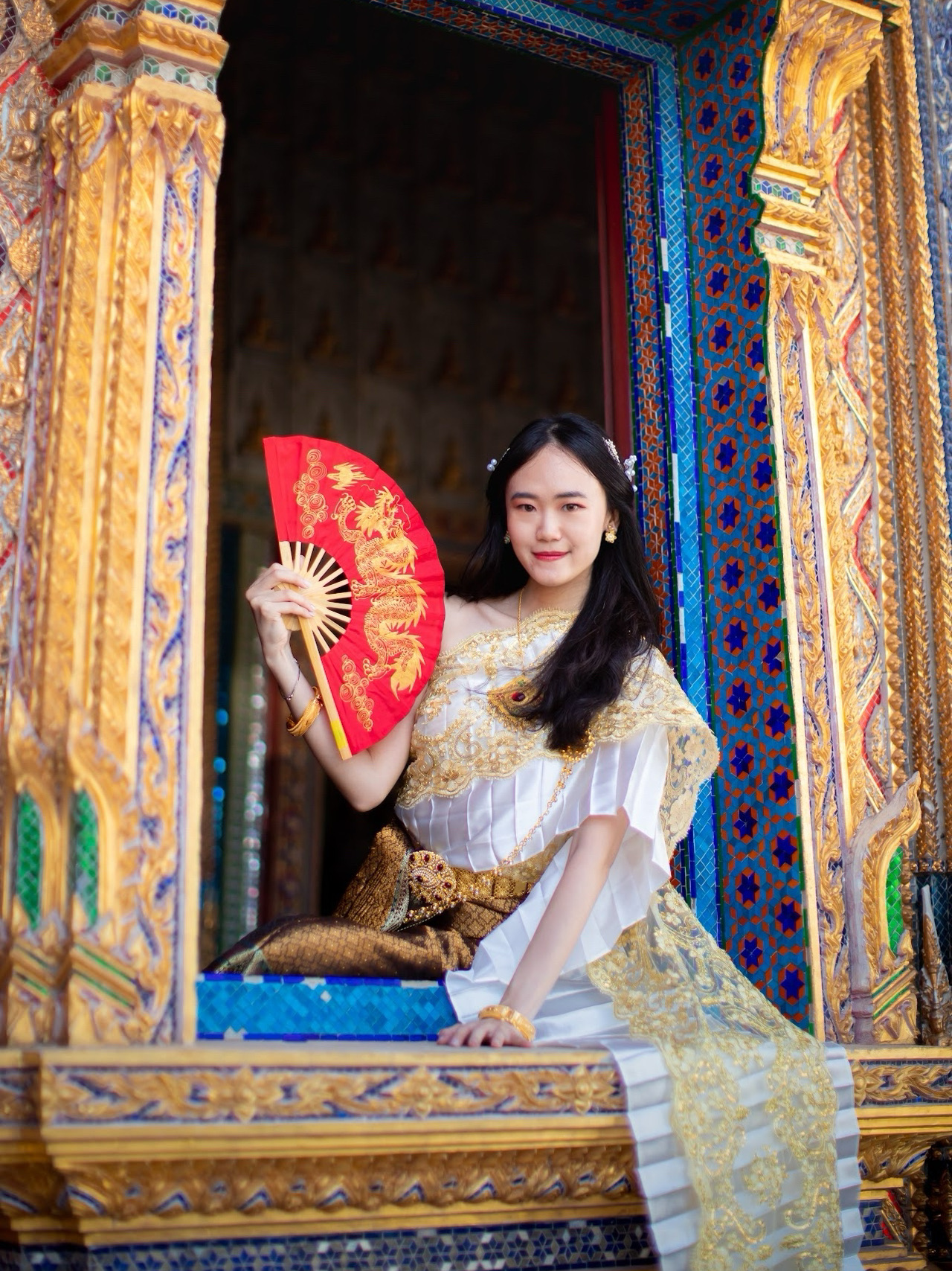 traditional thai dress for women Penprapa Touch of Thailand Chut – Princess of Asia 47inches (119cms)Shirt Length Asia woman wearing traditional Thai