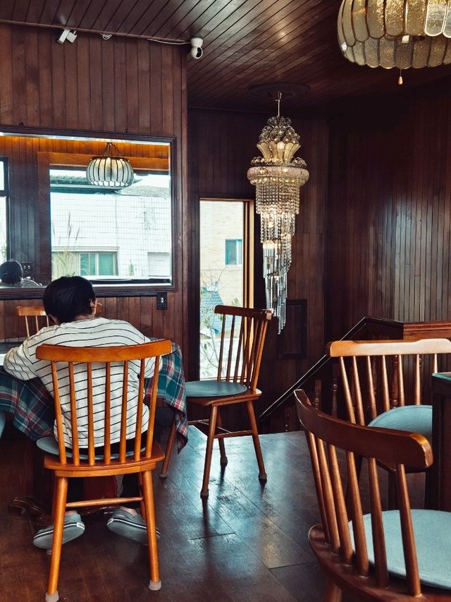 레트로한 이층 양옥집 따뜻한 감성의 ☕️하망주택카페