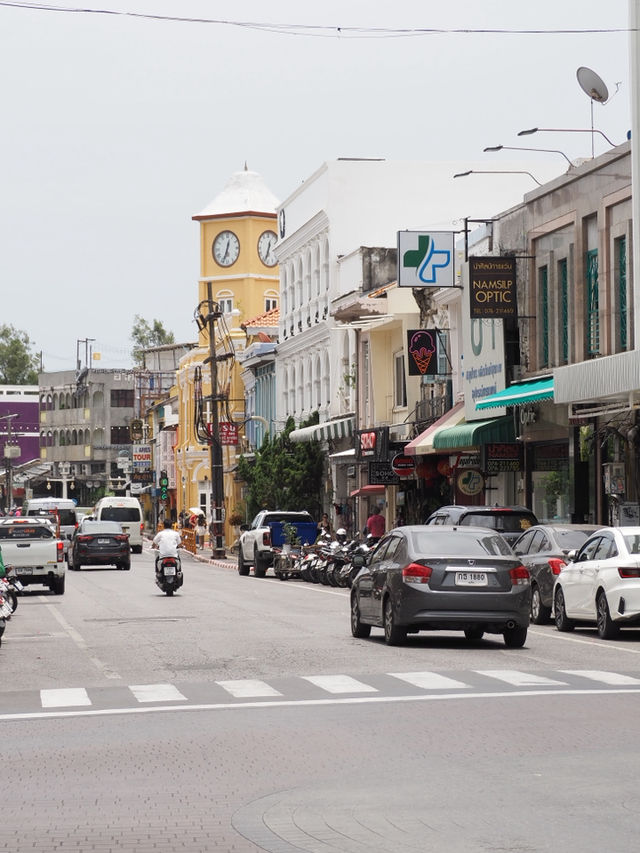 📍 Exploring Phuket Old Town – A Charming Blend of Culture, Color & Chill Vibes