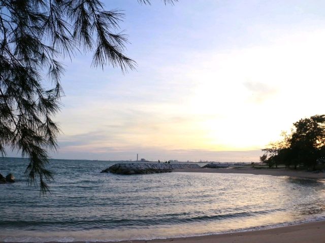 หาดแหลมเจริญ