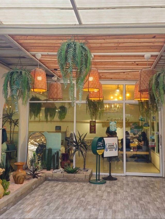 🍽️ มิสเตอร์แซ่บ บางแสน – ร้านอาหาร อร่อยแซ่บนัว