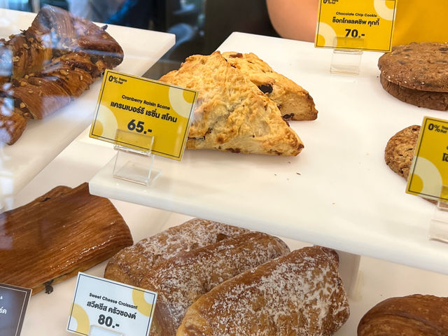 ☕️ Casual Coffee Break at Au Bon Pain – RSU Tower, Bangkok