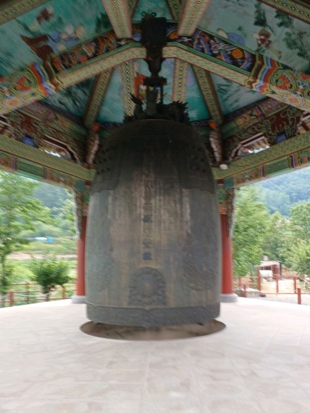장엄한 풍경 속의 영산정사