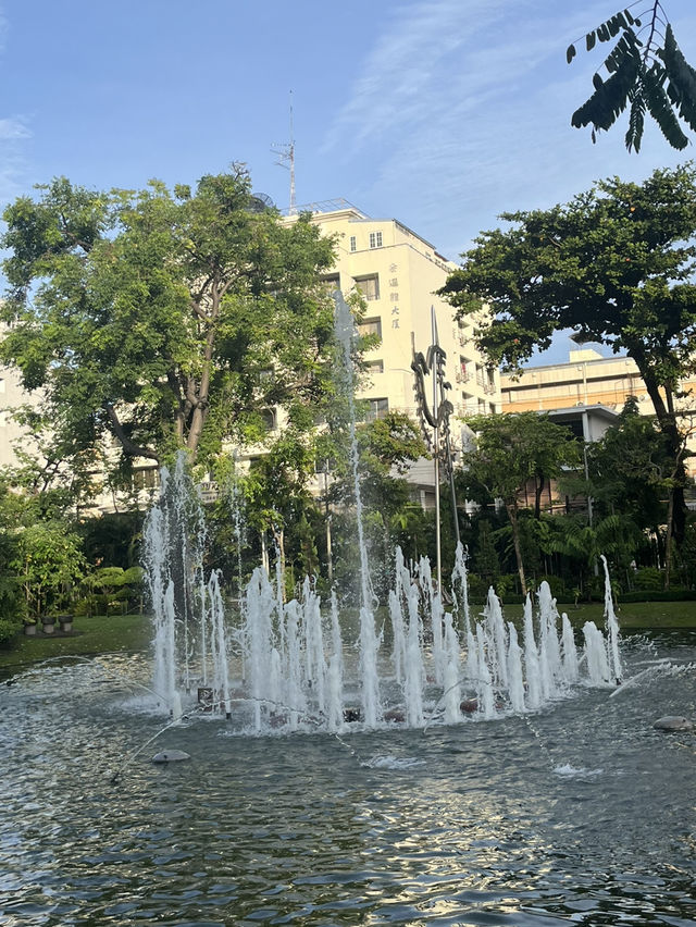  Santiphap Park – A Peaceful Escape in the Heart of Bangkok 🌇