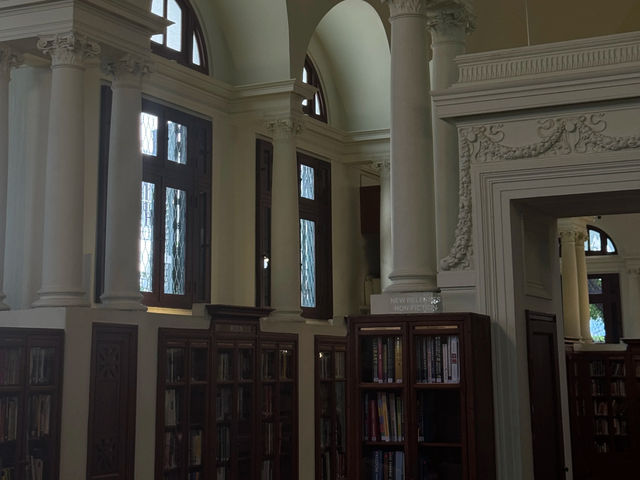 Bangkok's Most Beautiful Library: The Century-Old Neilson Hays Library! 📚✨
