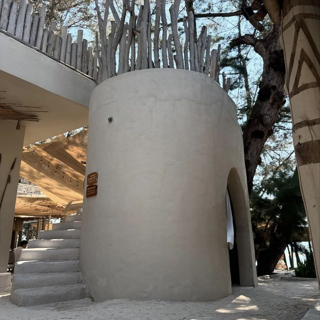  The Glass House Beachfront Bar