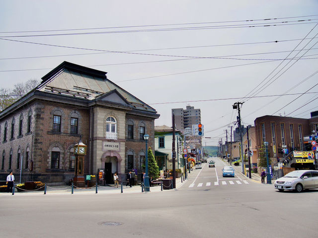 🕯️ Strolling Through Time on Sakaimachi Hondori Street, Otaru