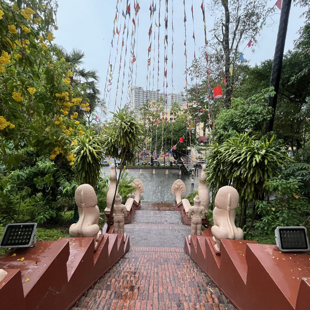 🌿 Wat Phnom: Where Phnom Penh’s Story Begins 🛕✨