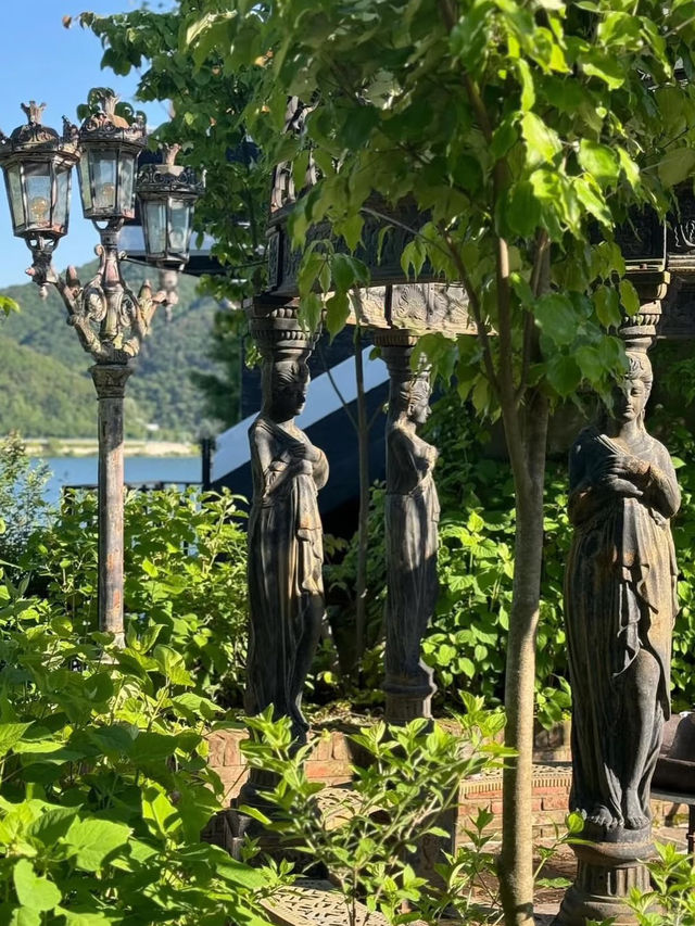 🇰🇷 Seoul Suburb Secret: A Real-Life Emerald Escape by the River 🌿
