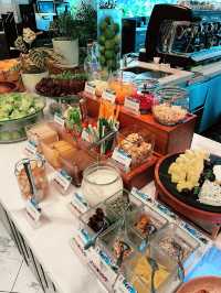 “Renaissance Hotel Kuala Lumpur: Your Ideal Summer Staycation Escape”