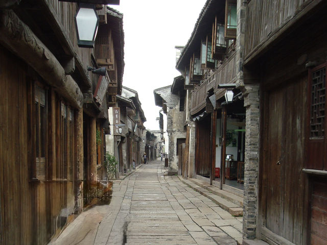 🌊 Wuzhen Dongzha — A Peaceful Walk Through Water and Time