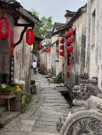 Between the Mountains and the Moon: Discover Hongcun