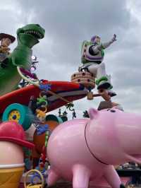 Tiny Tiaras & Toy Soldiers: The Best of Shanghai Disneyland for Kids
