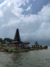 🛕 Reflections in the Mist: A Visit to Ulun Danu Beratan Temple