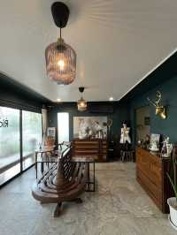 แวะพักจิบกาแฟชิคๆ ที่ Rico คาเฟ่ริมสุขุมวิท นายายอ