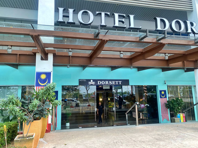 Dorsett Hotel Putrajaya: Lake Views & Lazy Stays Dorsett Hotel Putrajaya: Lake Views & Lazy Stays